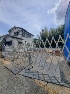 現在建物を建築中です、建築中の物件については現地確認の他、同施工会社の完成施工例のご案内、担当者のプレゼンテーションにてご検討ください。適切なご検討の方法をご説明させて頂きます。
