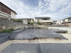 現地ご見学の際、スタッフが様々なご質問に対応いたします、周辺環境、前面道路、建築可能な建物について、ぜひご相談ください。
