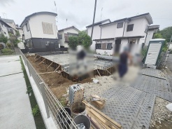現地のご見学予約もスタートしました。周辺で売りに出ている物件も沢山御座います。まとめてご見学ができますのでお気軽にお申しつけください。
