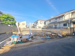 周辺のエリアで他にも沢山売りに出ている物件があります。インターネット掲載前の情報などもありますのでお気軽にお問合せください。まとめてご見学できます。
