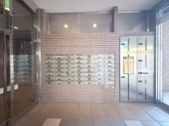 実際に室内をご見学頂くと生活のイメージが広がると思います。家具を置いたイメージや窓からの景色など。
