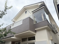 実際に室内をご見学頂くと生活のイメージが広がると思います。家具を置いたイメージや窓からの景色など。

