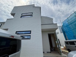 建物のモデルハウスのご見学予約もスタートしました。当日のご見学予約も大歓迎ですので、お気軽にお問合せください。
