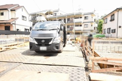 現在建物を建築中です、建築中の物件については現地確認の他、同施工会社の完成施工例のご案内、担当者のプレゼンテーションにてご検討ください。適切なご検討の方法をご説明させて頂きます。