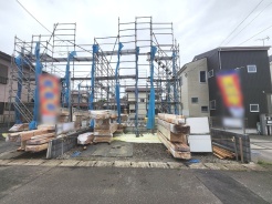 現在建物を建築中です、建築中の物件については現地確認の他、同施工会社の完成施工例のご案内、担当者のプレゼンテーションにてご検討ください。適切なご検討の方法をご説明させて頂きます。
