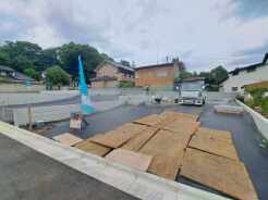 土地物件にはご確認頂くポイントがたくさんございます、土地だけのご見学の際もご遠慮せず、ぜひお気軽に担当スタッフにお申しつけくださいませ。