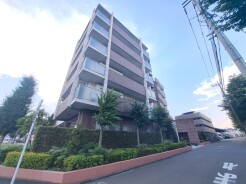 リフォームが完成しましたので室内のご見学予約スタート。当日のご見学予約も大歓迎です。お気軽にご連絡ください。エステート白馬国分寺店は火曜水曜も営業しております。