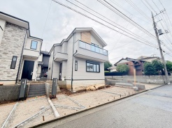 建物が完成しましたので室内のご見学予約スタート。当日のご見学予約も大歓迎です。お気軽にご連絡ください。エステート白馬国分寺店は火曜水曜も営業しております。
