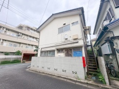 現地ご見学の際、スタッフが様々なご質問に対応いたします、周辺環境、前面道路、建築可能な建物について、ぜひご相談ください。
