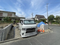 現在建物を建築中です、建築中の物件については現地確認の他、同施工会社の完成施工例のご案内、担当者のプレゼンテーションにてご検討ください。適切なご検討の方法をご説明させて頂きます。