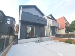 建物が完成しましたので室内のご見学予約スタート。当日のご見学予約も大歓迎です。お気軽にご連絡ください。エステート白馬国分寺店は火曜水曜も営業しております。
