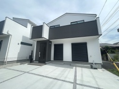 建物が完成しましたので室内のご見学予約スタート。当日のご見学予約も大歓迎です。お気軽にご連絡ください。エステート白馬国分寺店は火曜水曜も営業しております。