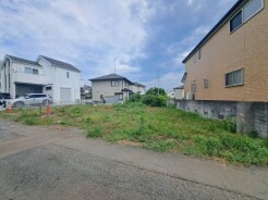 現在建物を建築中です、建築中の物件については現地確認の他、同施工会社の完成施工例のご案内、担当者のプレゼンテーションにてご検討ください。