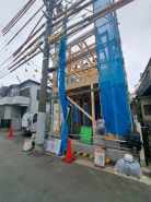 現在建物を建築中です、建築中の物件については現地確認の他、同施工会社の完成施工例のご案内、担当者のプレゼンテーションにてご検討ください。
