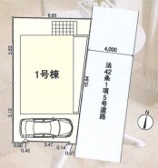 利便性と快適性を両立した立地。ショッピングやレストラン、公共交通機関へのアクセスが良好でありながら、周囲の緑豊かな自然環境も満喫できます。

