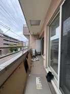 季節の変化や天気の良い日には、バルコニーでの時間が心地よく、気分をリフレッシュさせることができます。
