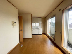 家族が一番集まる場所だから広々としつつも素敵な空間であって欲しい。みんながくつろぐリビングからキッチンまでが一つの空間のように繋がる間取り。
