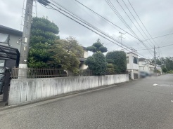現地ご見学の際、スタッフが様々なご質問に対応いたします、周辺環境、前面道路、建築可能な建物について、ぜひご相談ください。
