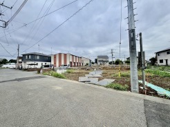 ＪＲ宇都宮線「東大宮」駅東口徒歩３分、提携駐車場もあります。エステート白馬東大宮店までお気軽にお問い合わせください。
