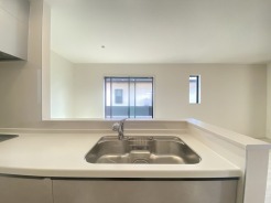 A号棟 ご家族みんながゆったりくつろげる広々リビング。
