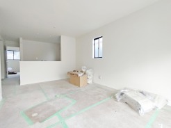 ご家族みんながゆったりくつろげる広々リビング。
