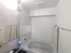 ユニットバスも新規交換。キレイなお風呂で疲れをリフレッシュ。
