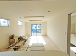 リビングは家具の配置も思いのまま。自由度が高い設計です。
