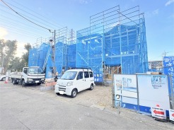 並列３台駐車可能な、ゆとりのカースペースがここに。

