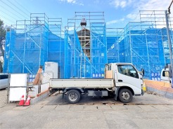 2号棟 鴻巣駅まで徒歩１２分。この距離だと、運動不足も少し解消されるかも。
