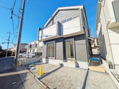 A号棟 ＪＲ宇都宮線「東大宮」駅東口徒歩３分、提携駐車場もあります。エステート白馬東大宮店までお気軽にお問い合わせください。


