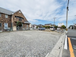 1号地 閑静な住宅地で、小さなお子様がいるご家族にも安心。
