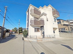 ＪＲ宇都宮線「東大宮」駅東口徒歩３分、提携駐車場もあります。エステート白馬東大宮店までお気軽にお問い合わせください。
