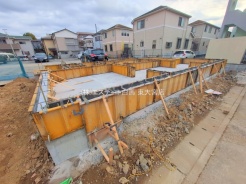 越谷市瓦曽根１丁目