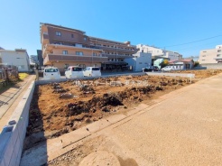 越谷市瓦曽根１丁目