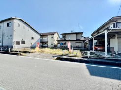 土地を見て、間取りが気になりましたら、すぐに図面を引ける設計士さんをご紹介することも出来ます。ご相談ください。
