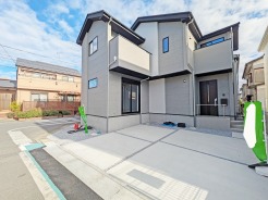 ＪＲ宇都宮線「東大宮」駅東口徒歩３分、提携駐車場もあります。エステート白馬東大宮店までお気軽にお問い合わせください。
