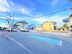 ＪＲ宇都宮線「東大宮」駅東口徒歩３分、提携駐車場もあります。エステート白馬東大宮店までお気軽にお問い合わせください。
