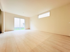 4号棟 ご家族みんながゆったりくつろげる広々リビング。
