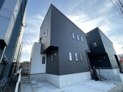 ＪＲ宇都宮線「東大宮」駅東口徒歩３分、提携駐車場もあります。エステート白馬東大宮店までお気軽にお問い合わせください。
