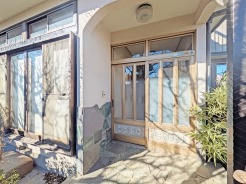 小スペースですが、ポーチ付き。
