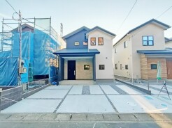 3号棟 ＪＲ宇都宮線「東大宮」駅東口徒歩３分、提携駐車場もあります。エステート白馬東大宮店までお気軽にお問い合わせください。
