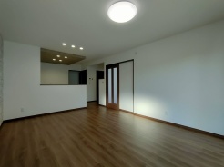 家族が自然に集りそうな広さが魅力のＬＤＫ。
