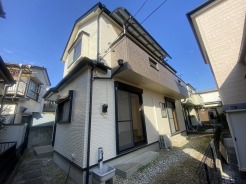 ＪＲ宇都宮線「東大宮」駅東口徒歩３分、提携駐車場もあります。エステート白馬東大宮店までお気軽にお問い合わせください。
