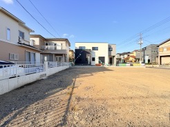 A号地 少し大きめの住宅設計も対応可能な土地面積だと思います。
