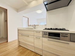 快適な新生活を迎えられそうな、新品のキッチンです。
