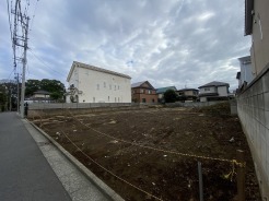 閑静な住宅地で、小さなお子様がいるご家族にも安心。
