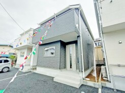 閑静な住宅地で、小さなお子様がいるご家族にも安心。
