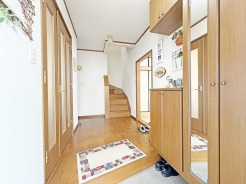 靴がしっかり収まるから、散らかりがちな玄関もスッキリ。
