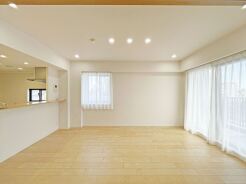 ご家族みんながゆったりくつろげる広々リビング。
