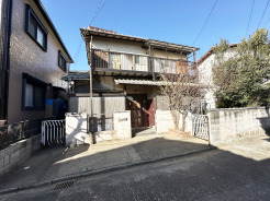 車の通りも少ない閑静な住宅地。子育てにも、第二の人生にも。
